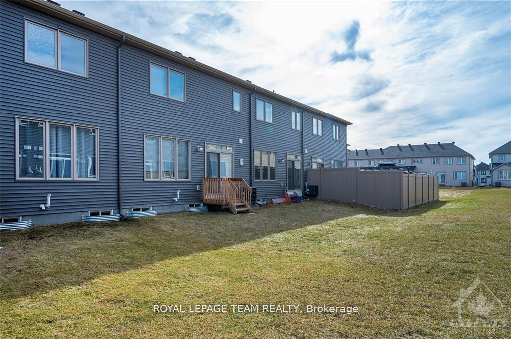 Photo 2 of 218 Atima Circle, Ottawa, Barrhaven - Half Moon Bay — HOMEH