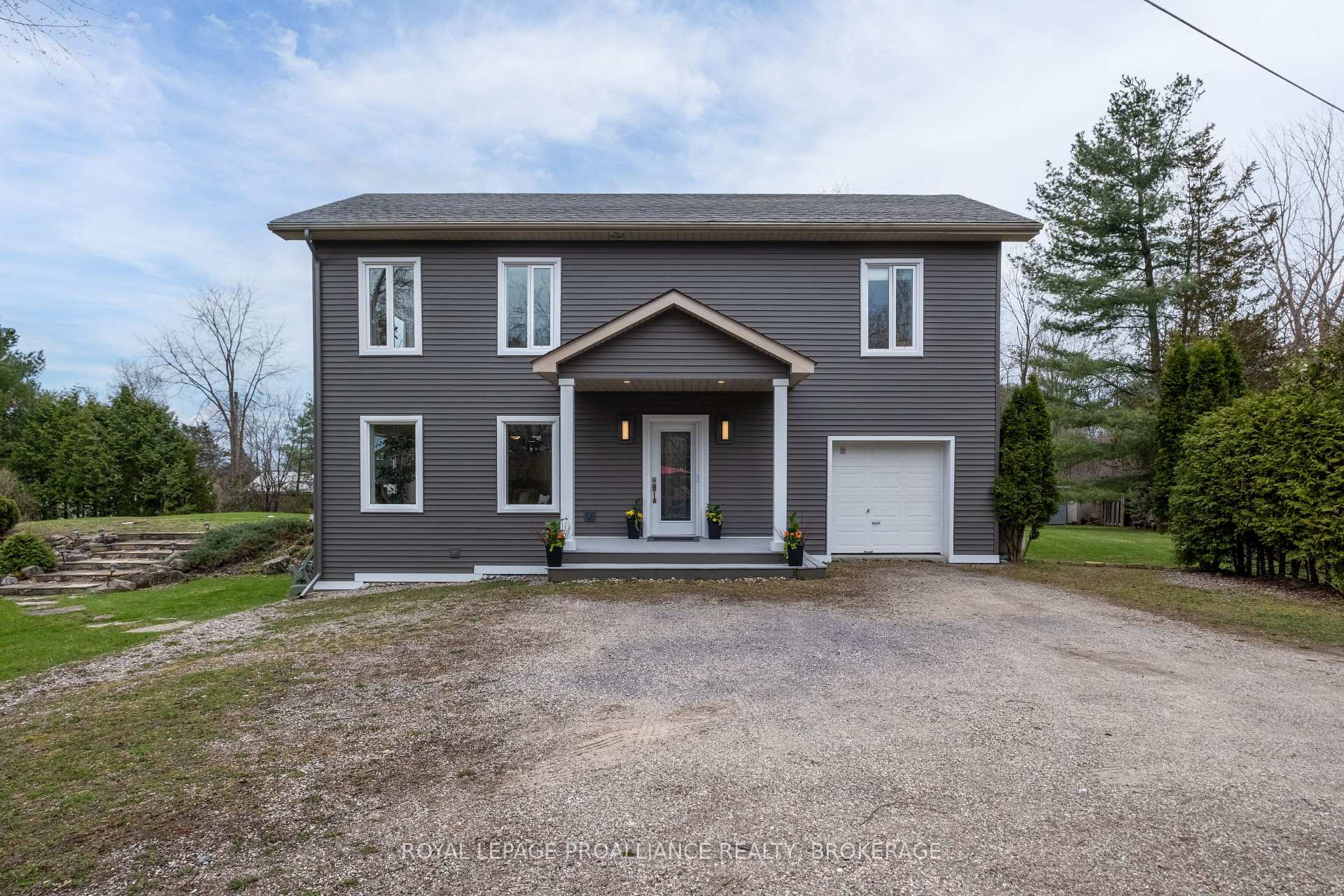 Photo 3 of 2749 Lakefield Drive, Frontenac, Frontenac South — HOMEH