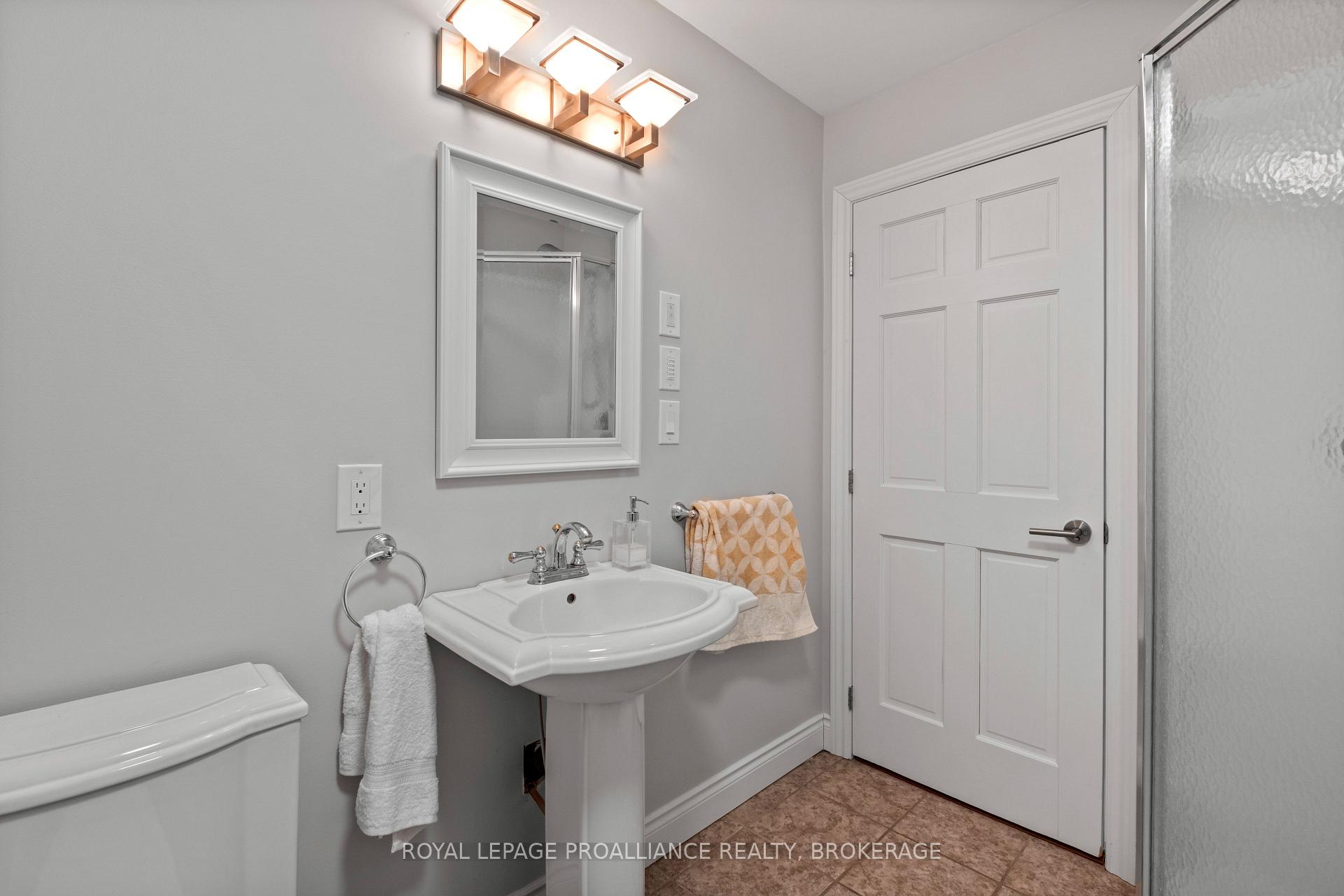Photo 12 of 2749 Lakefield Drive, Frontenac, Frontenac South — HOMEH
