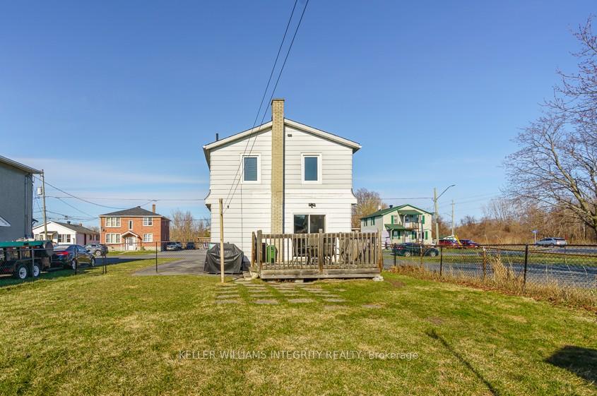 Photo 5 of 1004 Grand Avenue, Cornwall — HOMEH