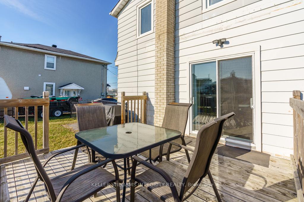 Photo 6 of 1004 Grand Avenue, Cornwall — HOMEH