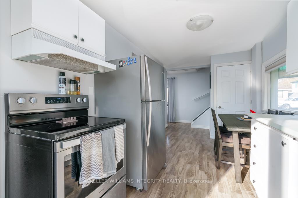 Photo 12 of 1004 Grand Avenue, Cornwall — HOMEH