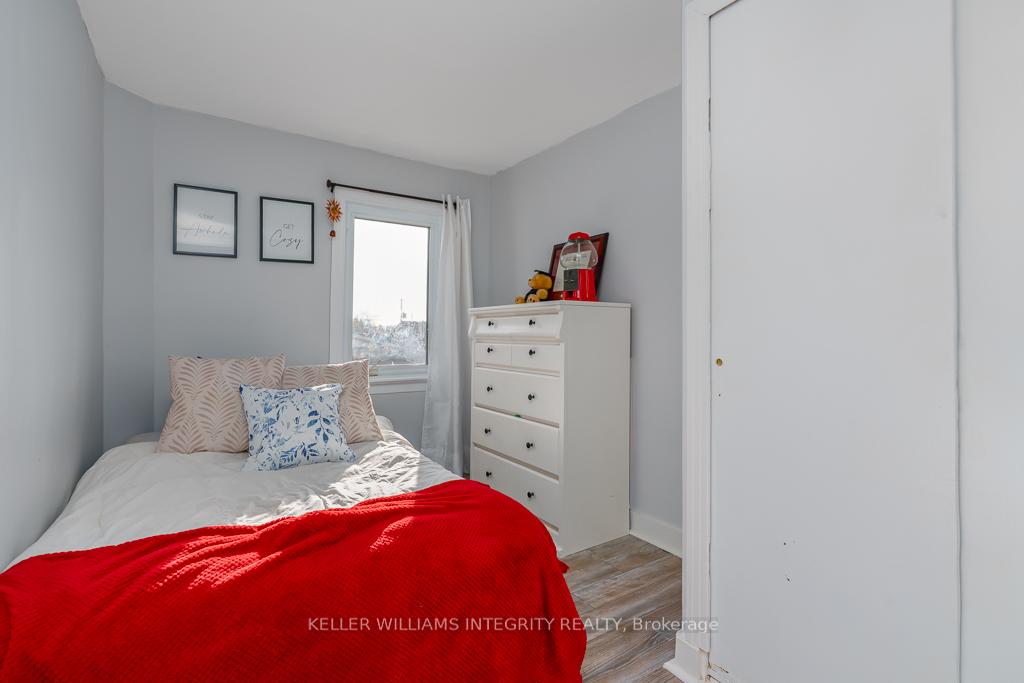Photo 14 of 1004 Grand Avenue, Cornwall — HOMEH