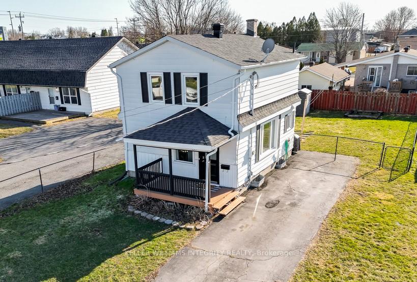 Photo 18 of 1004 Grand Avenue, Cornwall — HOMEH