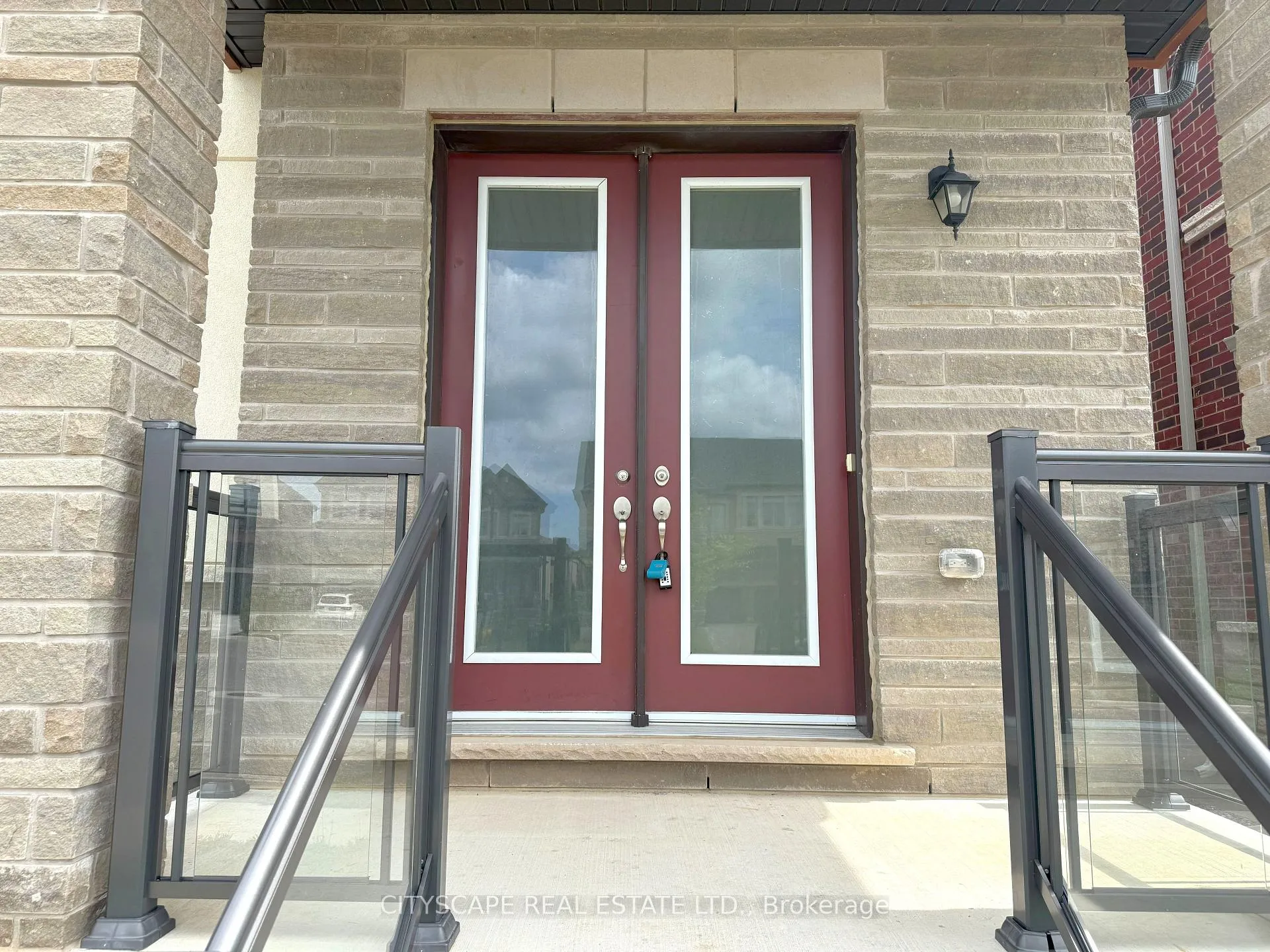Photo 8 of 76 Elstone Place, Hamilton, Waterdown — HOMEH