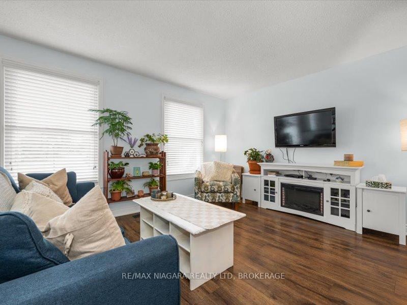 Photo 6 of 2393 Greenbank Trail S, Burlington, Brant Hills — HOMEH