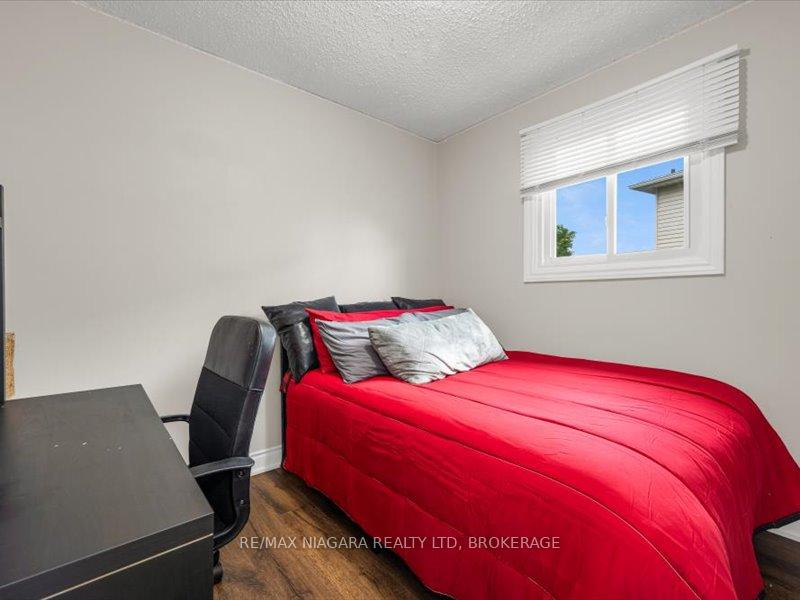 Photo 5 of 2393 Greenbank Trail S, Burlington, Brant Hills — HOMEH