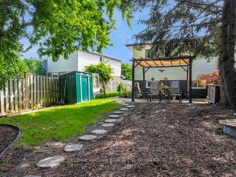 Photo 9 of 2393 Greenbank Trail S, Burlington, Brant Hills — HOMEH