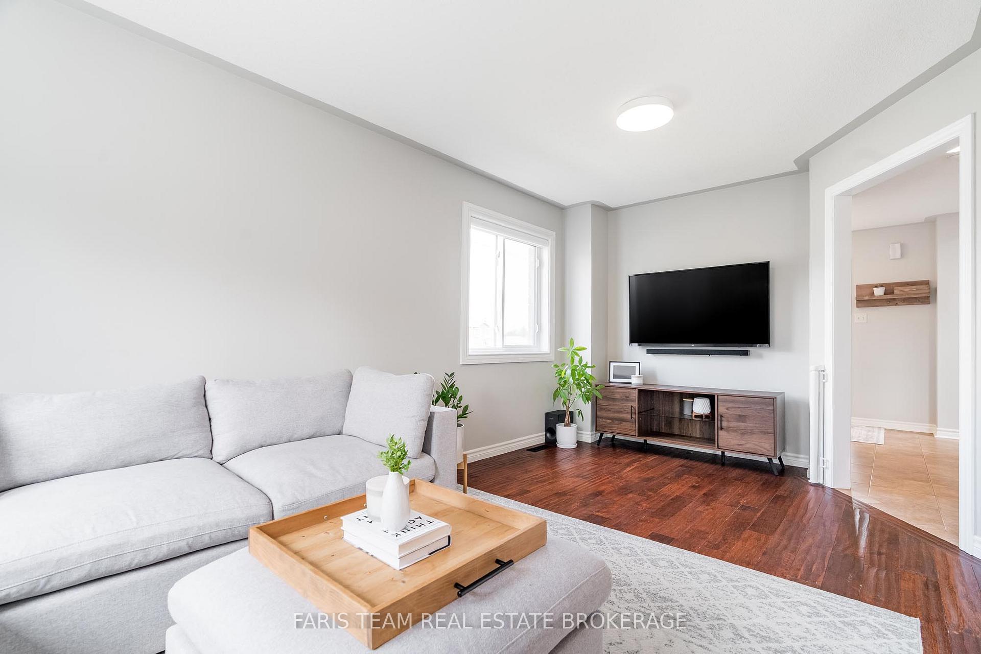 Photo 17 of 40 Brown Wood Drive, Barrie, Little Lake — HOMEH