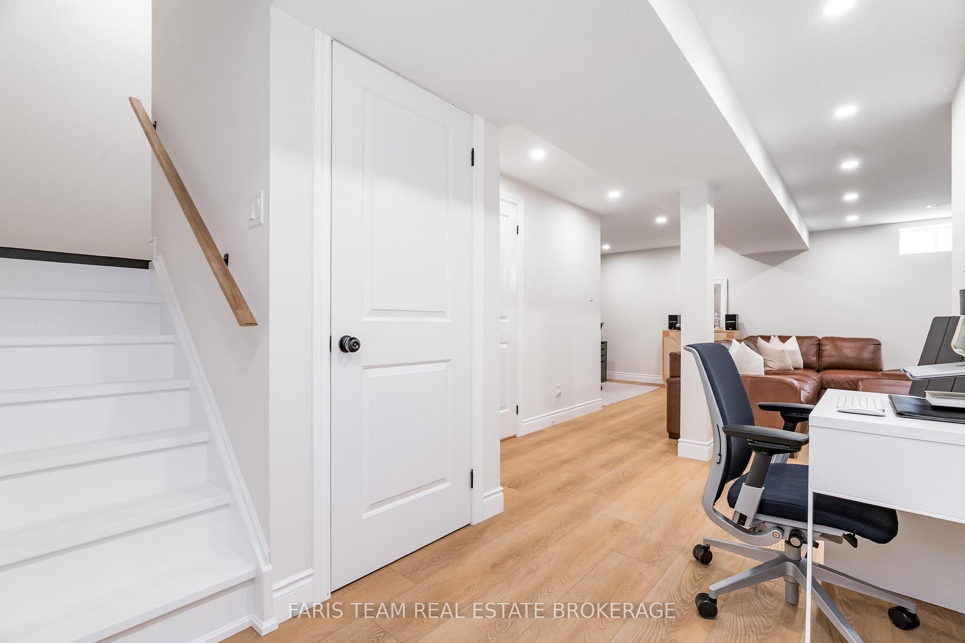 Photo 27 of 40 Brown Wood Drive, Barrie, Little Lake — HOMEH