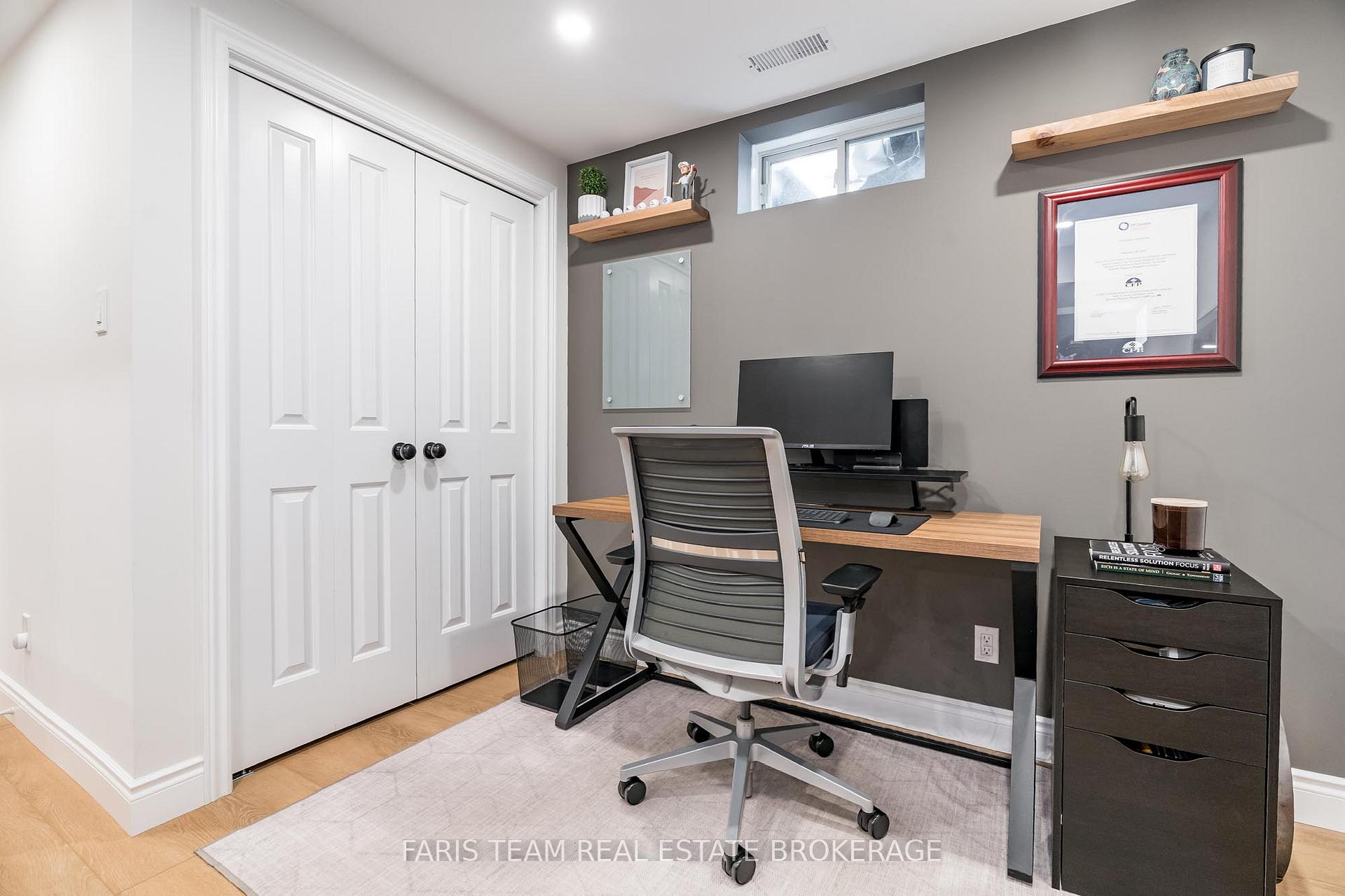 Photo 33 of 40 Brown Wood Drive, Barrie, Little Lake — HOMEH