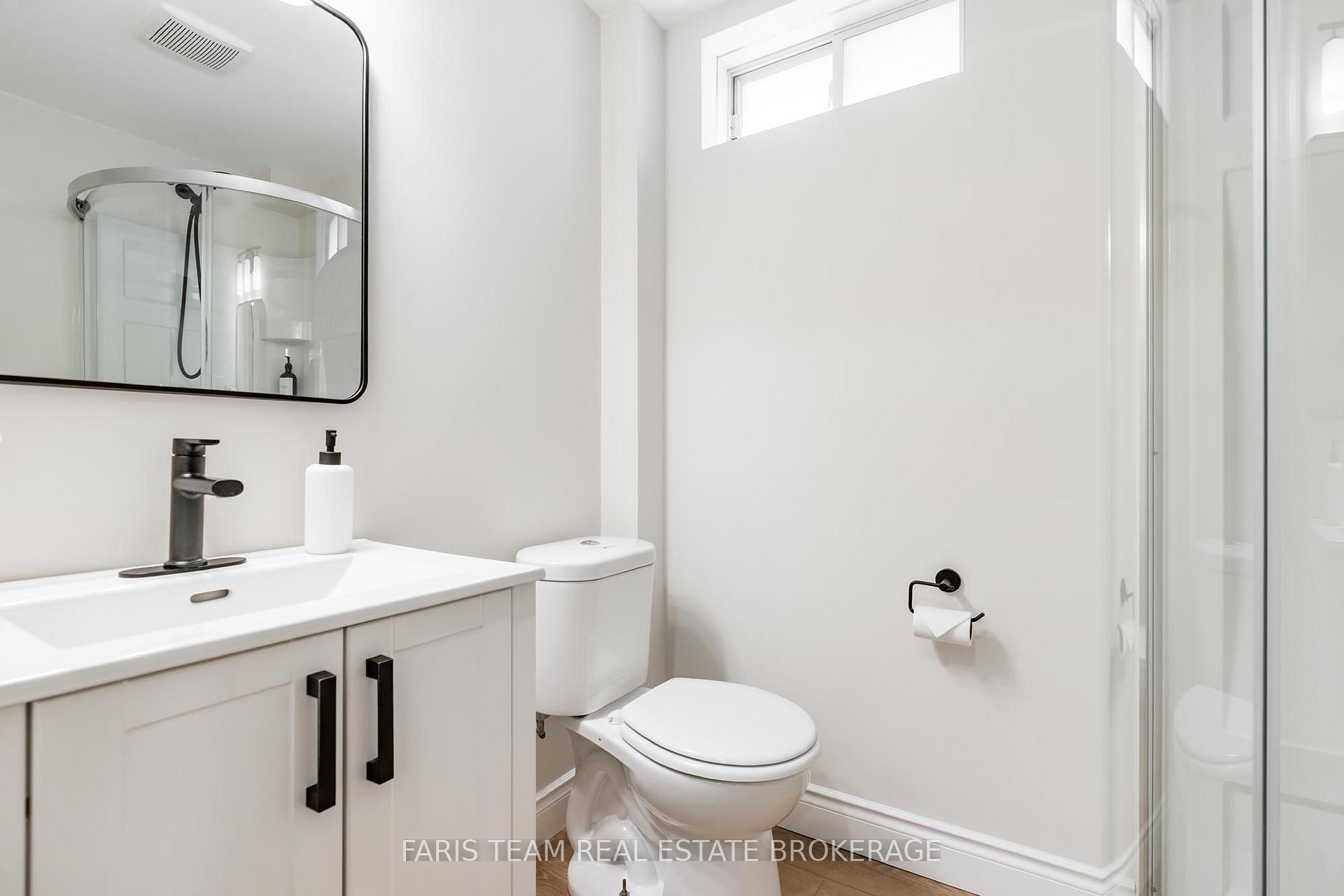 Photo 34 of 40 Brown Wood Drive, Barrie, Little Lake — HOMEH