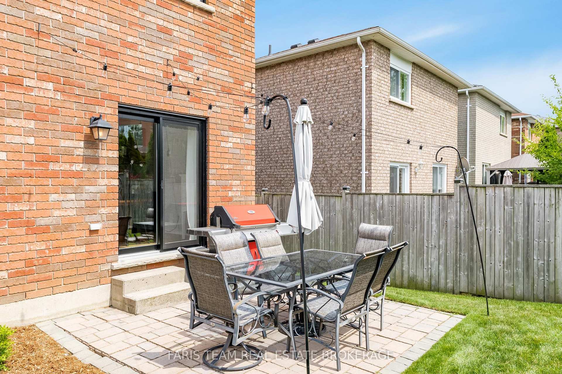 Photo 36 of 40 Brown Wood Drive, Barrie, Little Lake — HOMEH