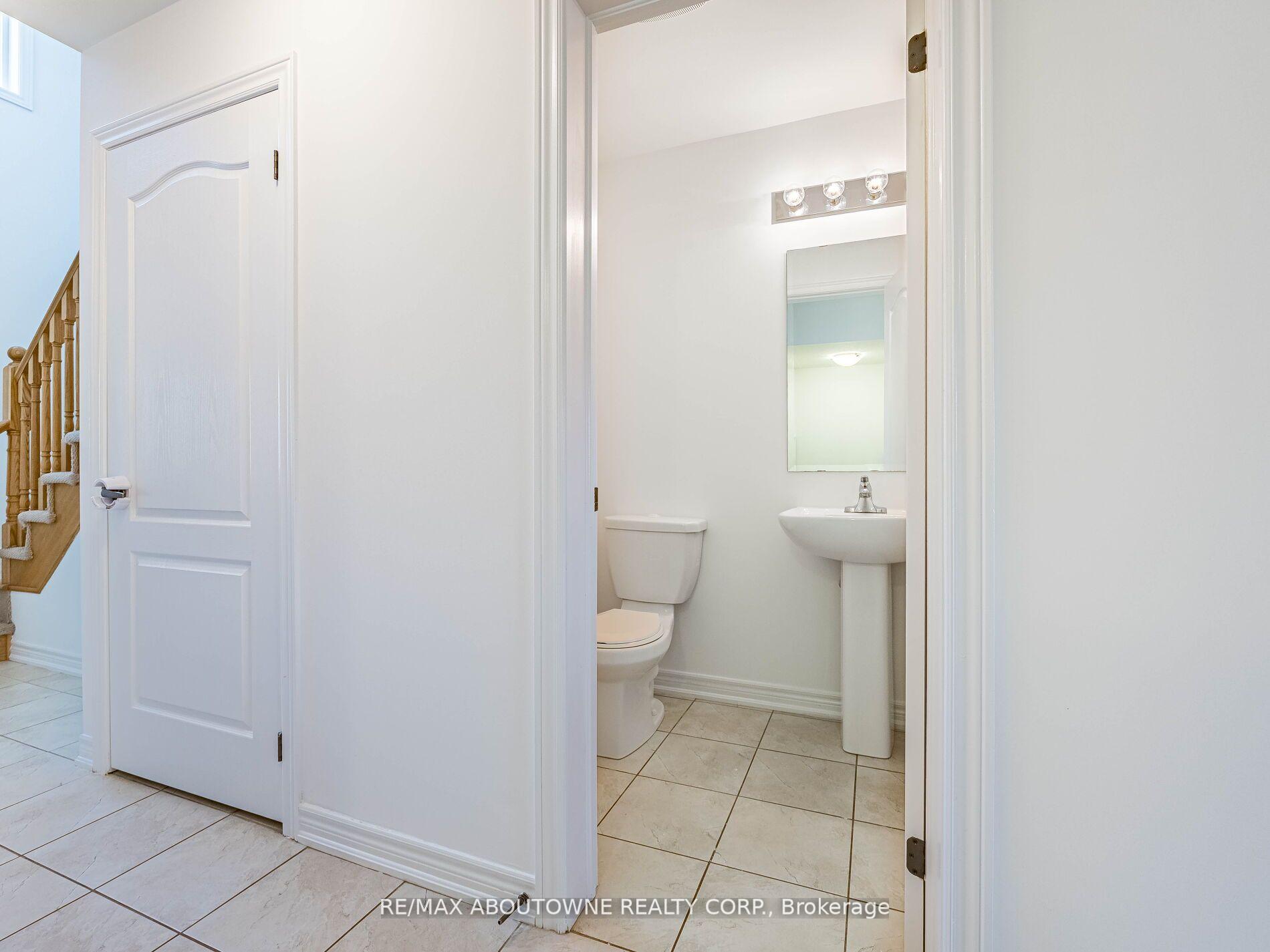 Photo 10 of 62 Skinner Drive, Guelph, Grange Road — HOMEH