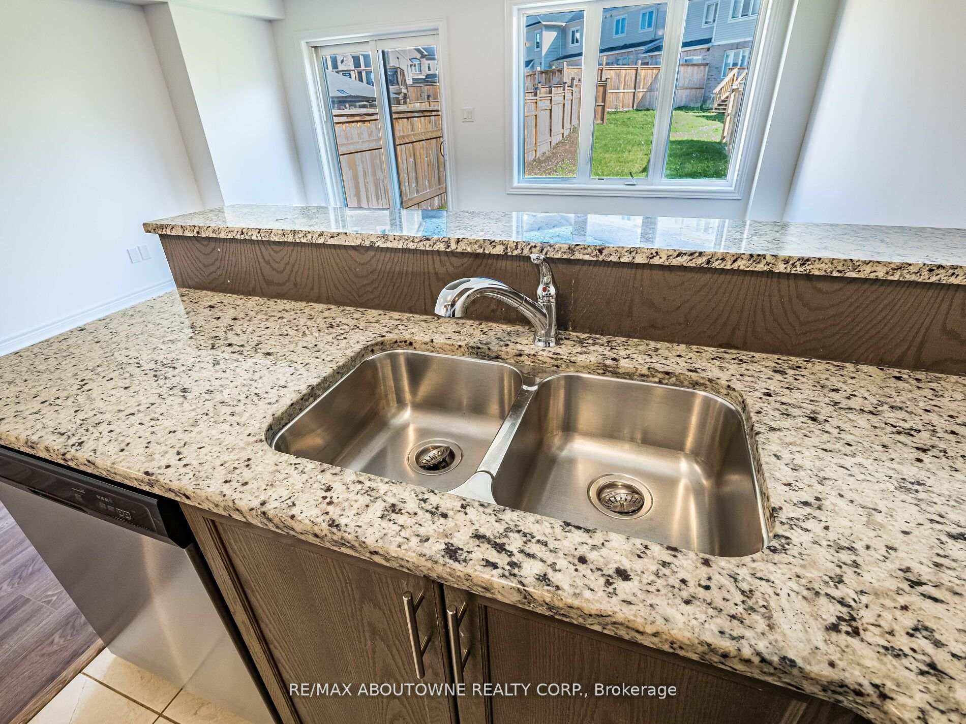 Photo 19 of 62 Skinner Drive, Guelph, Grange Road — HOMEH