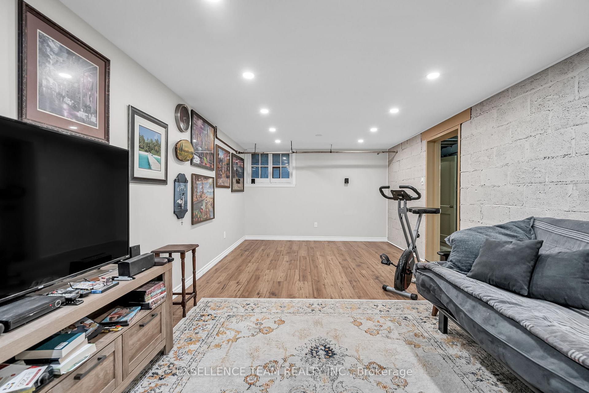 Photo 25 of 521 Sydney Street, Cornwall — HOMEH