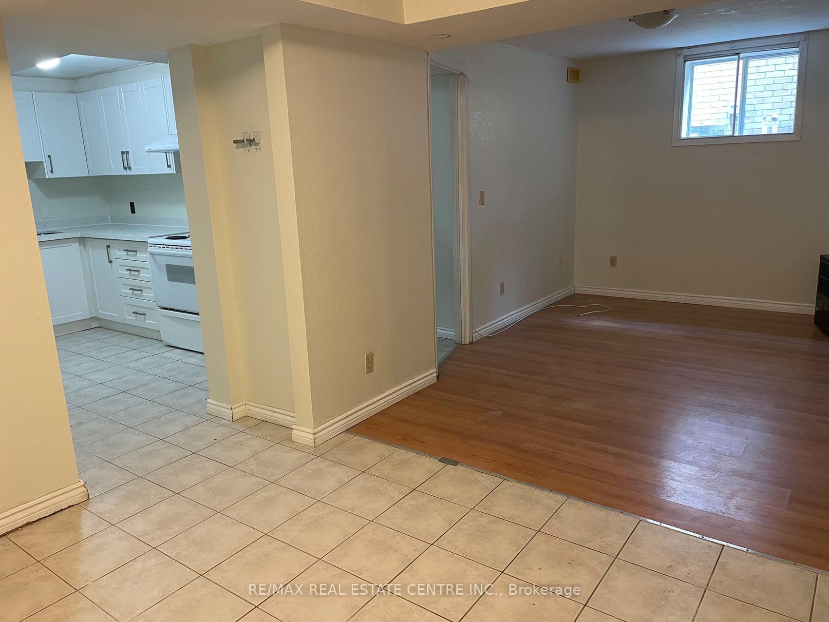 Photo 3 of Unit B, 129 Kortright Drive, Guelph, Kortright West — HOMEH