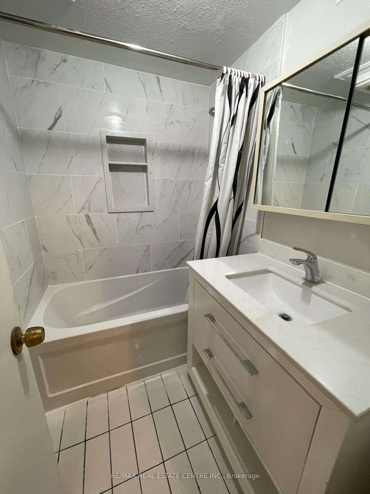 Photo 7 of Unit B, 129 Kortright Drive, Guelph, Kortright West — HOMEH