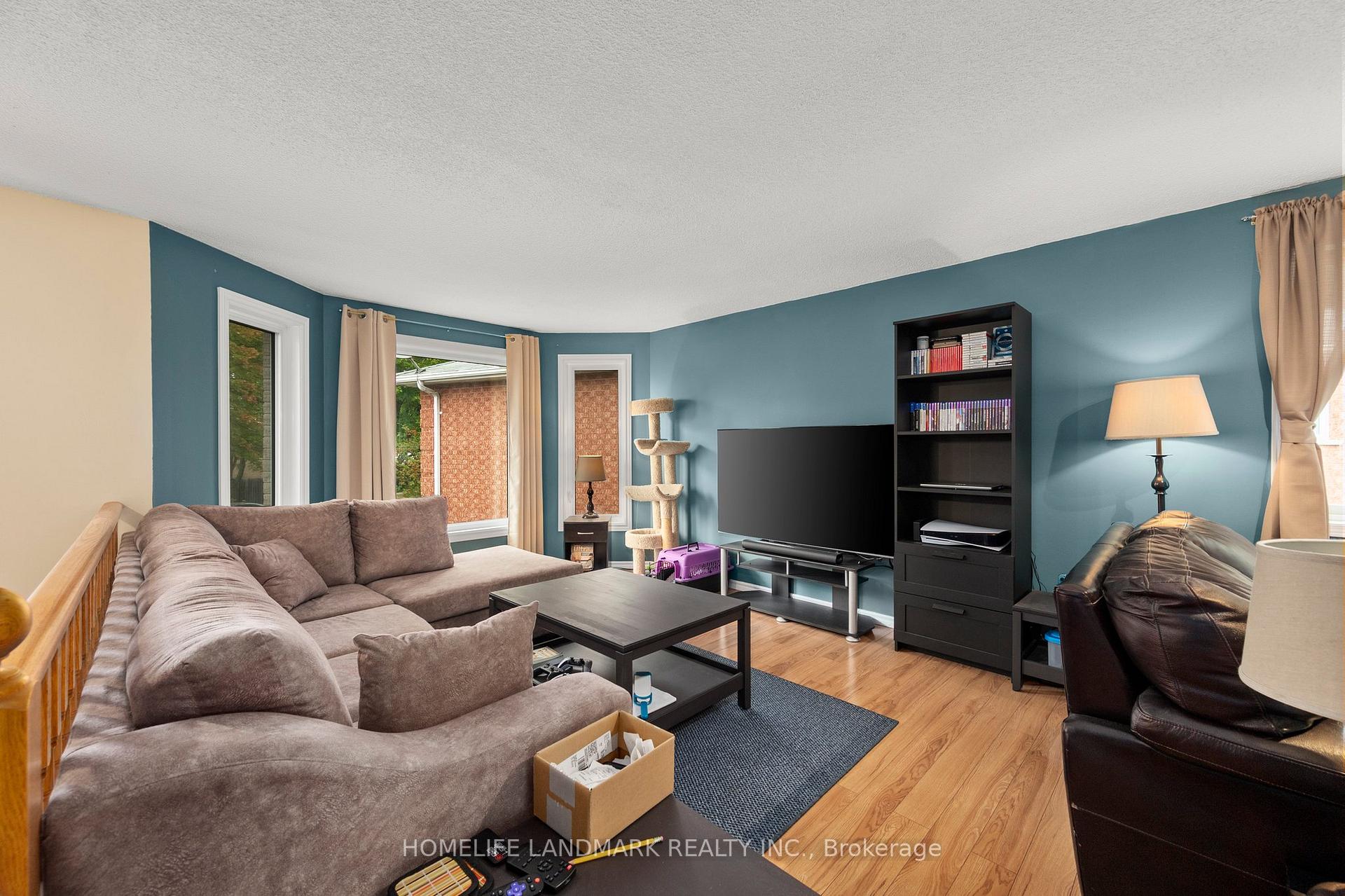 Photo 2 of 196 Columbia Road, Barrie, Holly — HOMEH