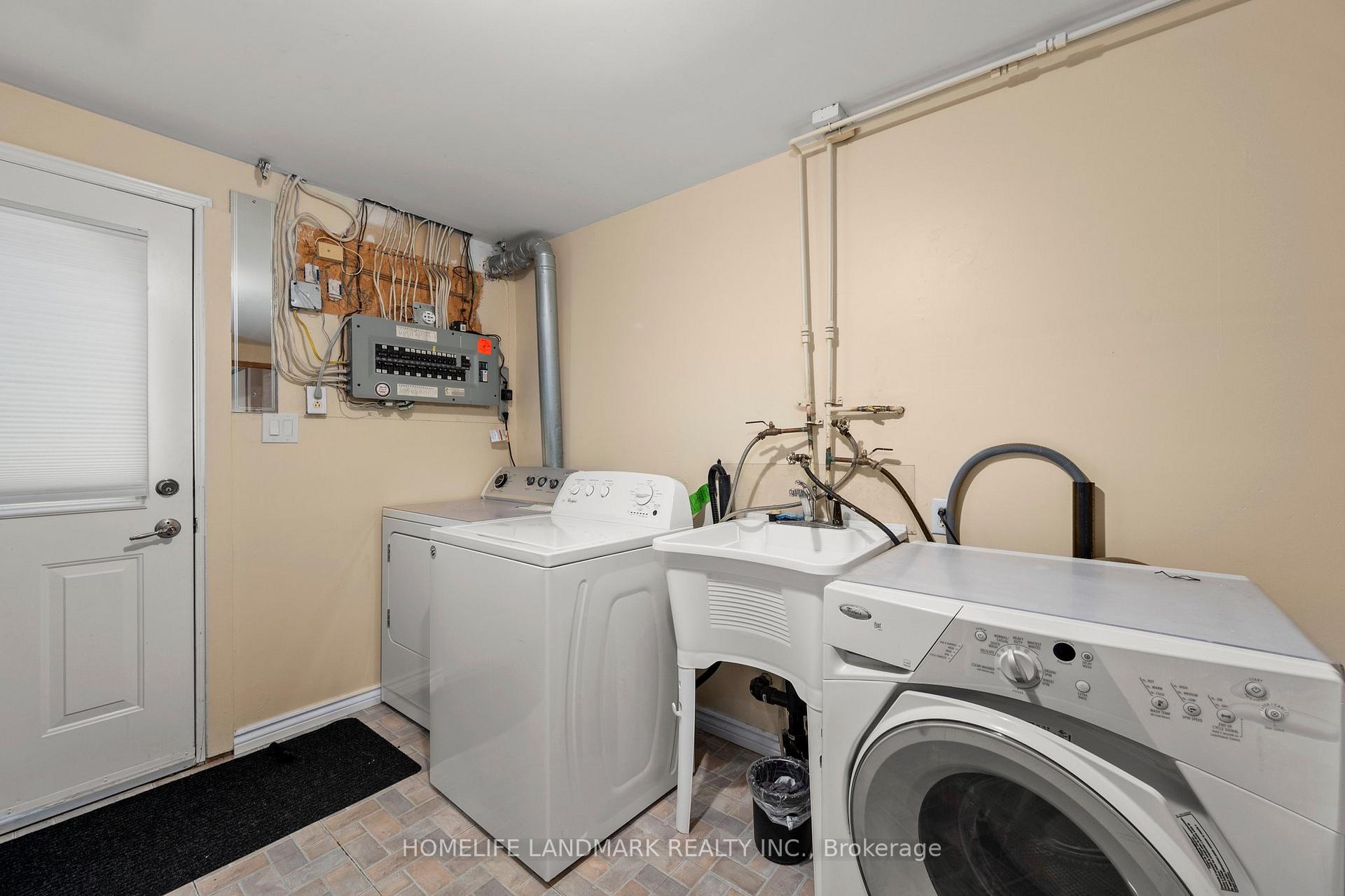 Photo 11 of 196 Columbia Road, Barrie, Holly — HOMEH