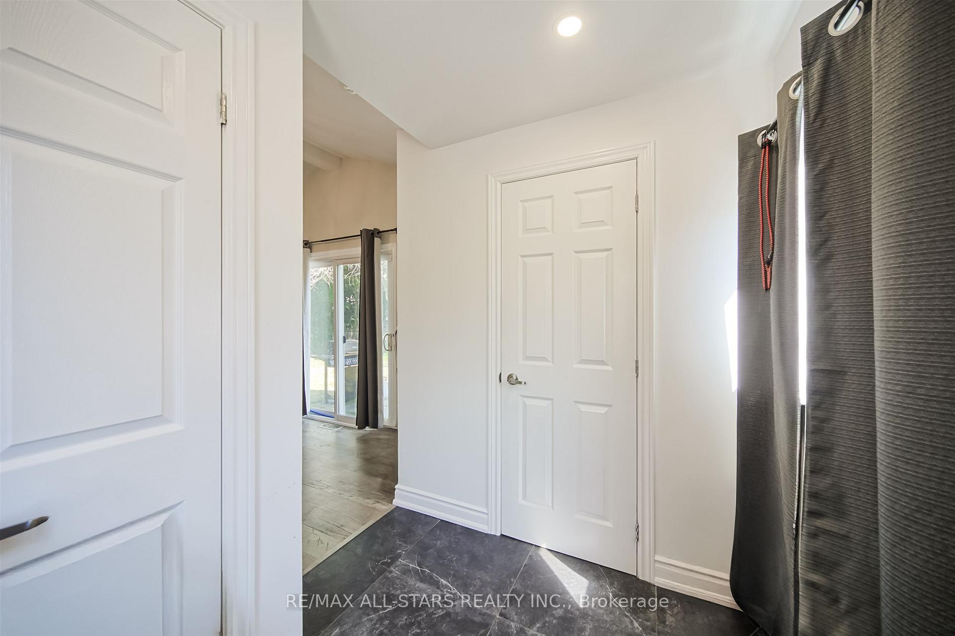 Photo 5 of 354 Adeline Drive, Georgina, Keswick South — HOMEH
