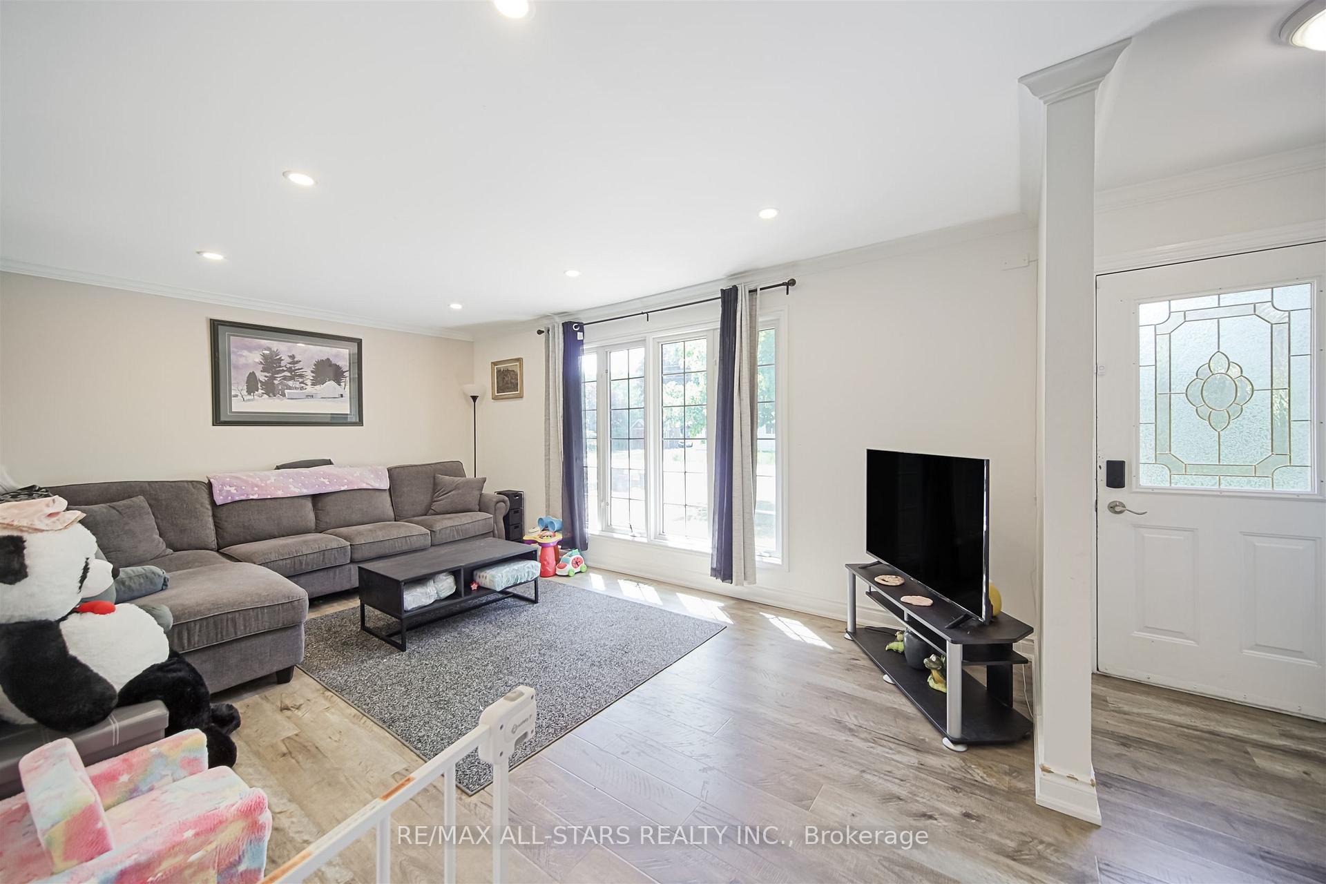 Photo 7 of 354 Adeline Drive, Georgina, Keswick South — HOMEH