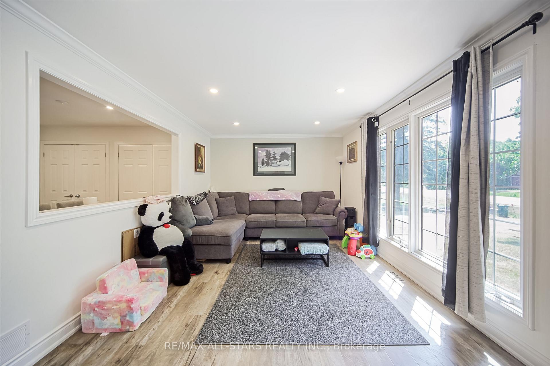 Photo 8 of 354 Adeline Drive, Georgina, Keswick South — HOMEH