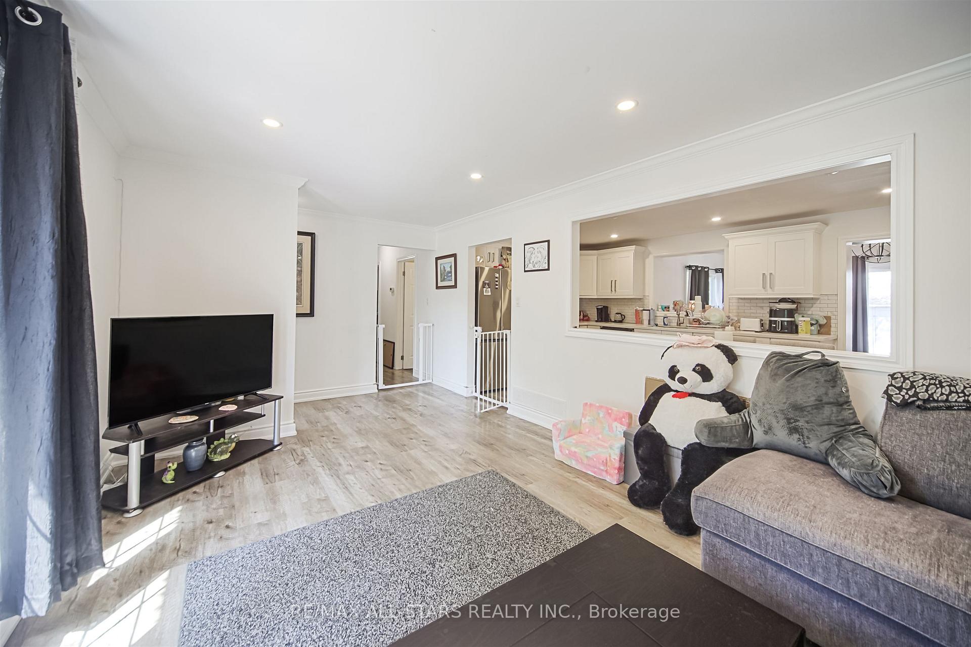 Photo 10 of 354 Adeline Drive, Georgina, Keswick South — HOMEH