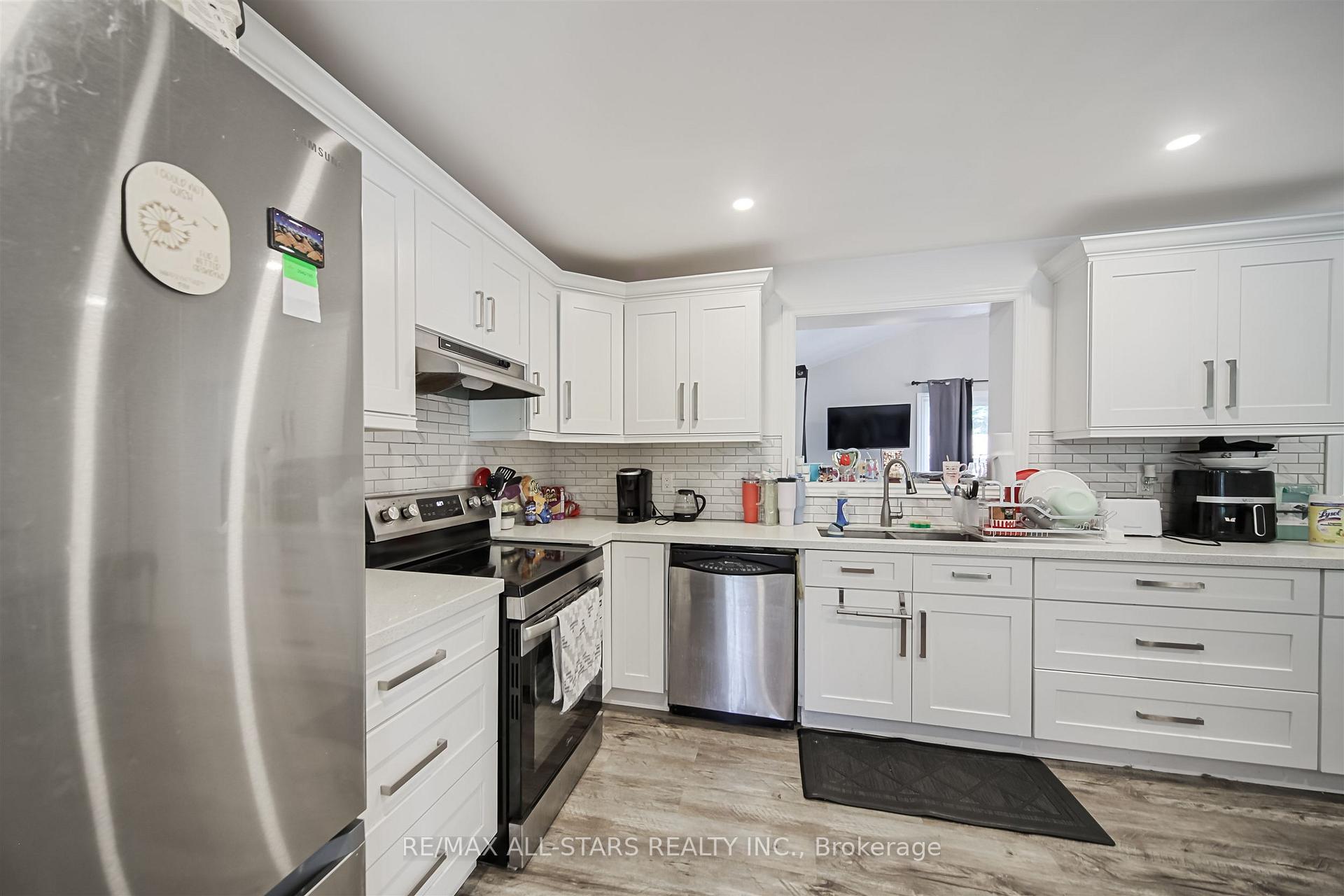 Photo 13 of 354 Adeline Drive, Georgina, Keswick South — HOMEH