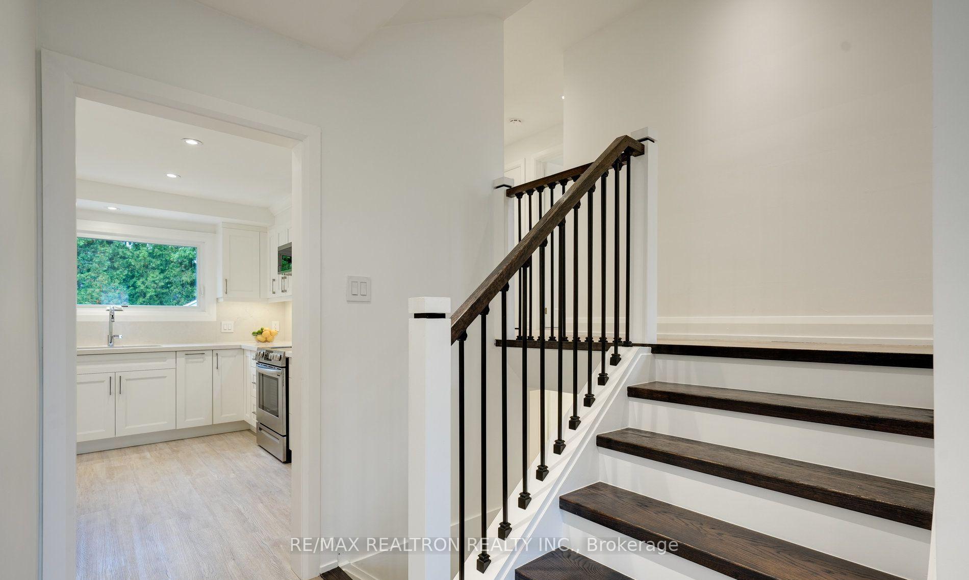 Photo 4 of 529 Parkside Crescent, Burlington, Appleby — HOMEH