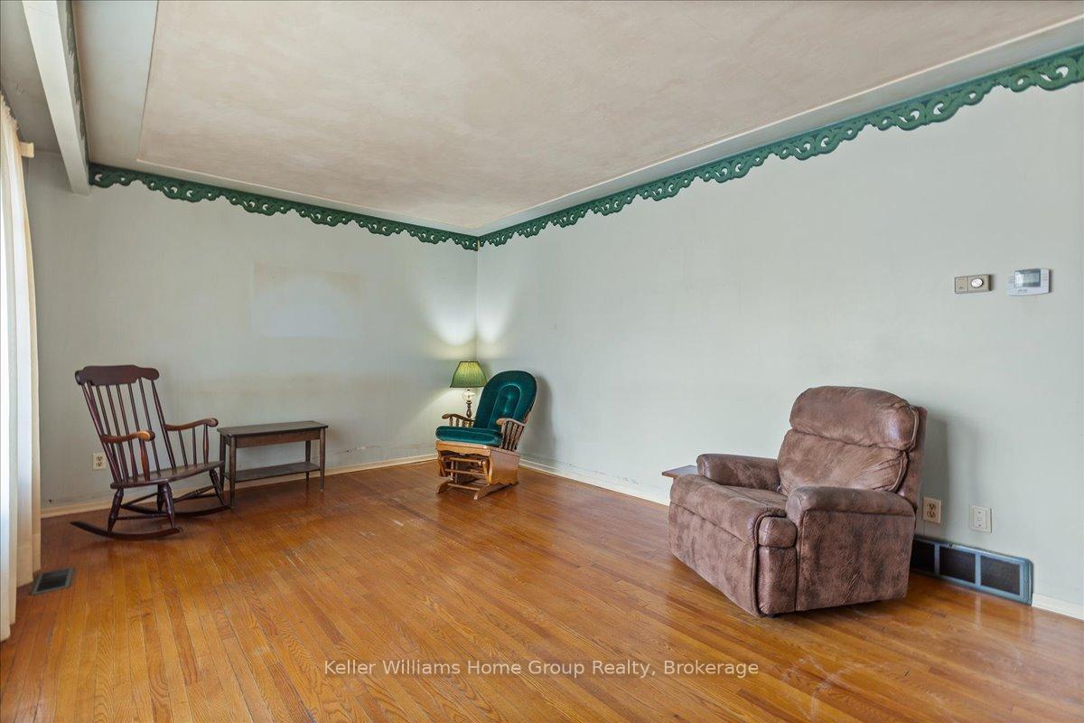 Photo 5 of 15 Dakota Drive, Guelph, Victoria North — HOMEH