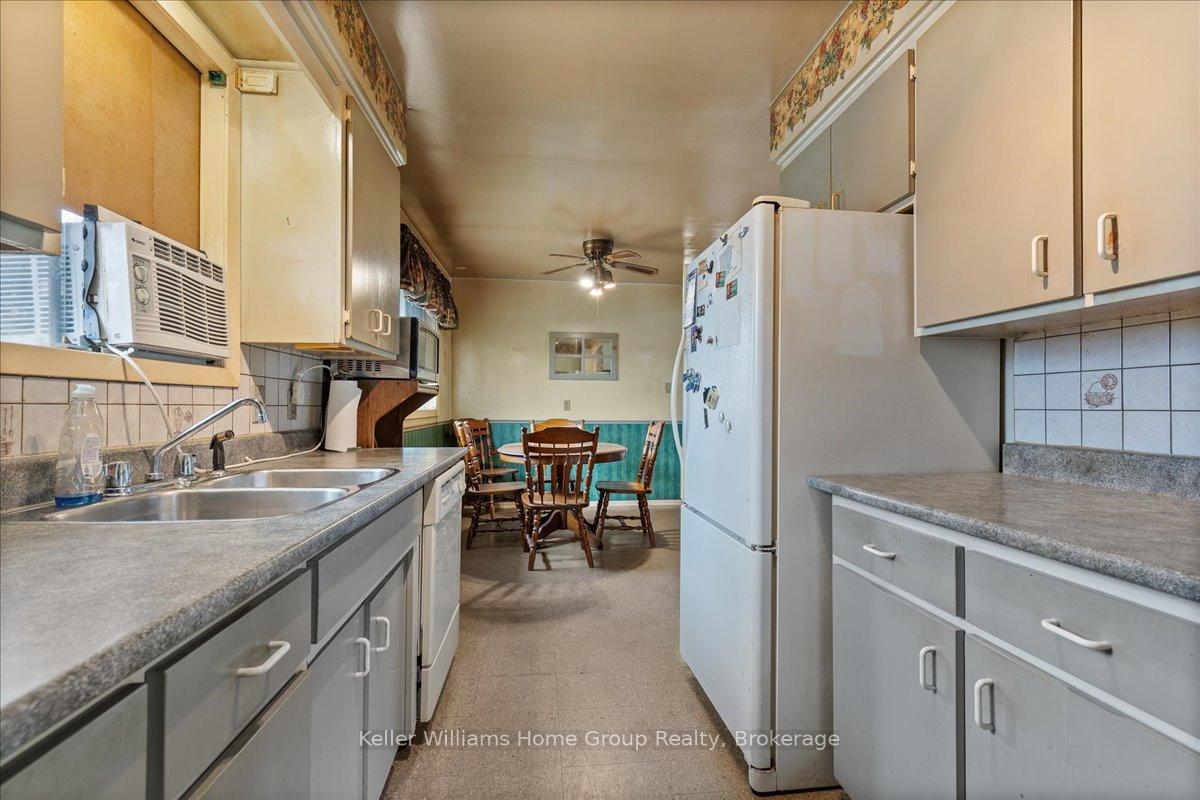 Photo 11 of 15 Dakota Drive, Guelph, Victoria North — HOMEH