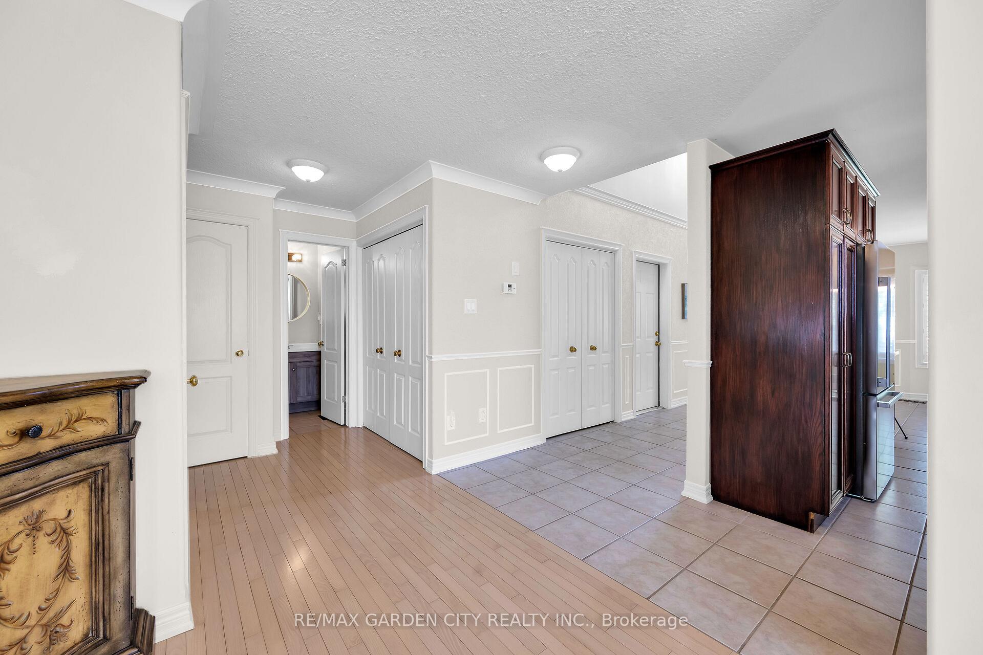 Photo 8 of Unit 11, 91A Main Street E, Grimsby, Grimsby East — HOMEH