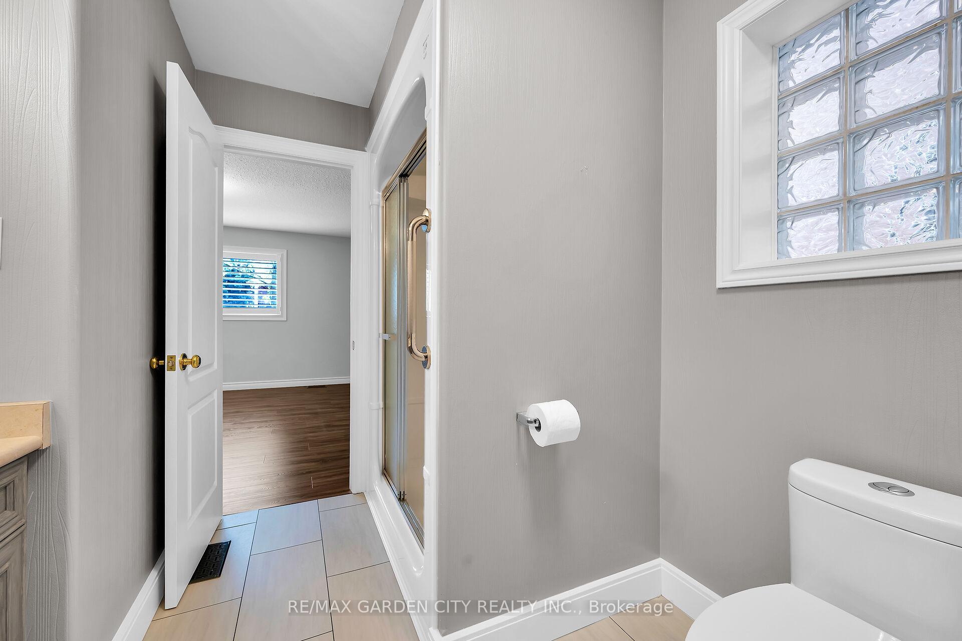Photo 16 of Unit 11, 91A Main Street E, Grimsby, Grimsby East — HOMEH