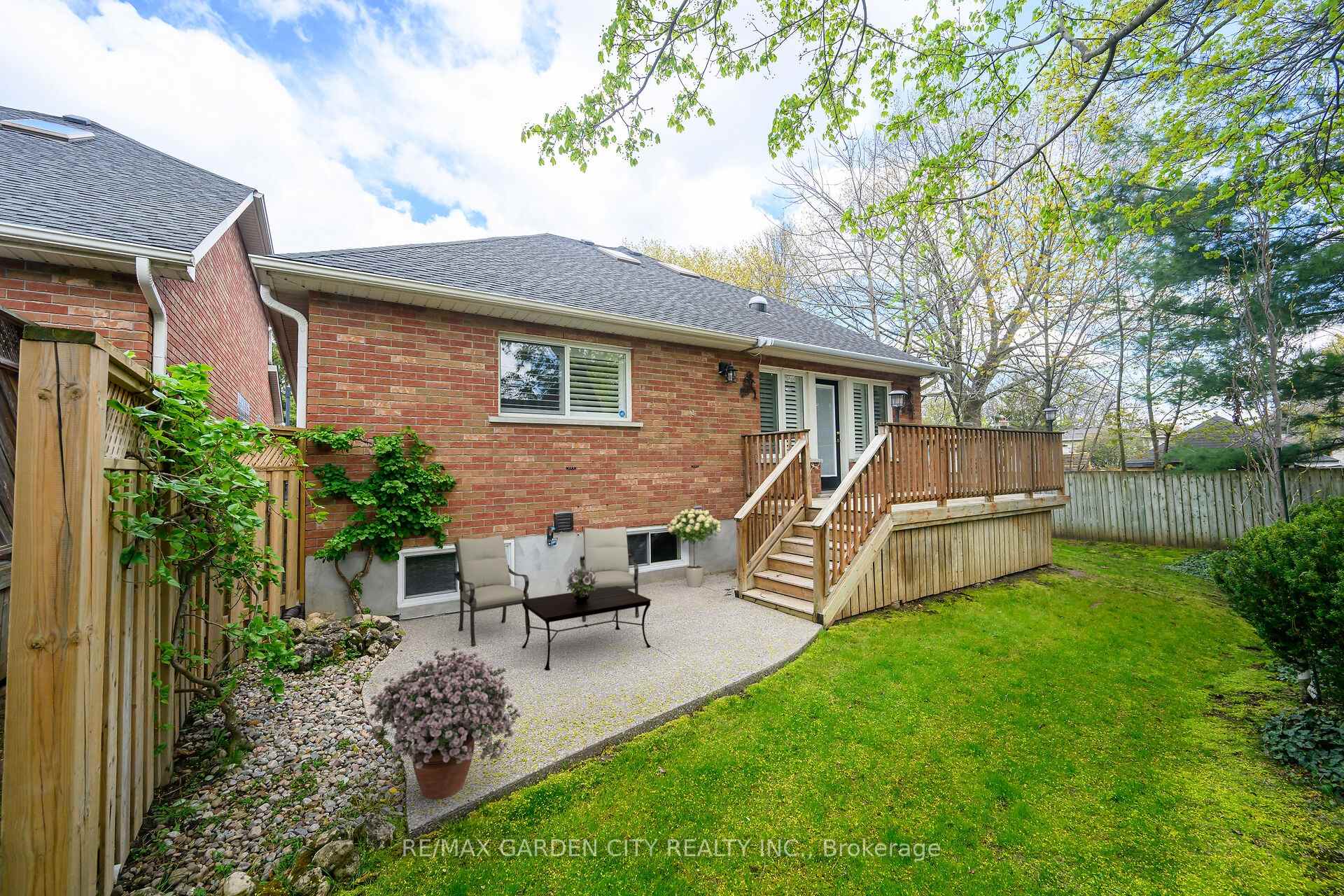 Photo 26 of Unit 11, 91A Main Street E, Grimsby, Grimsby East — HOMEH