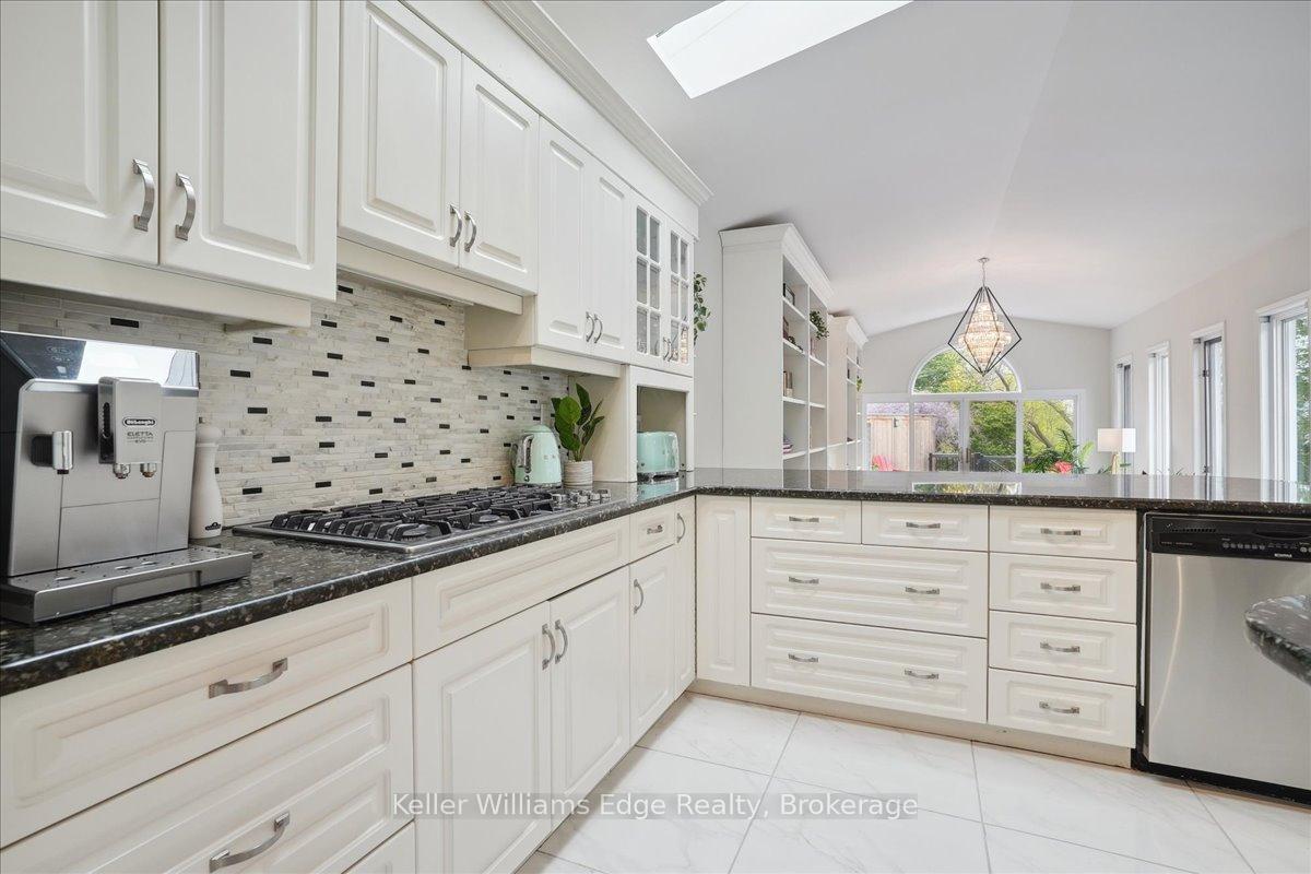 Photo 16 of 20 Craven Avenue, Burlington, Grindstone — HOMEH