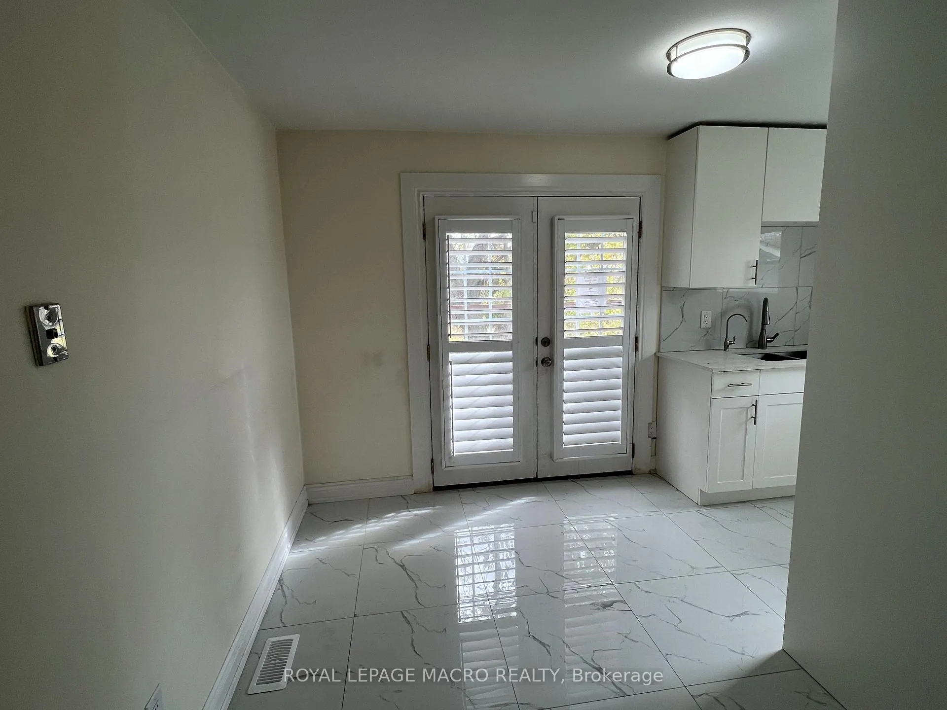 Photo 2 of 1032 Mud Street E, Hamilton, Rural Stoney Creek — HOMEH