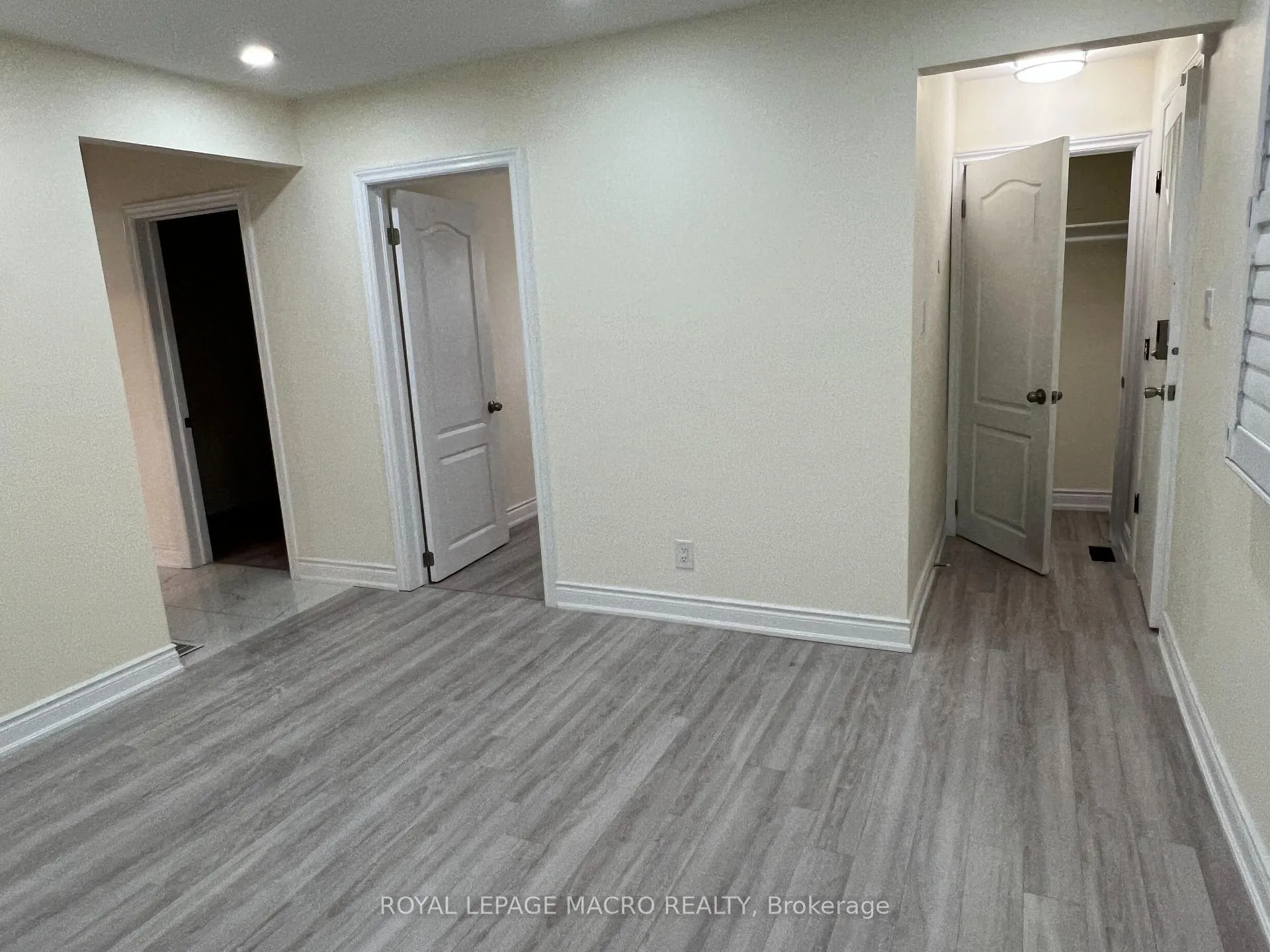 Photo 8 of 1032 Mud Street E, Hamilton, Rural Stoney Creek — HOMEH