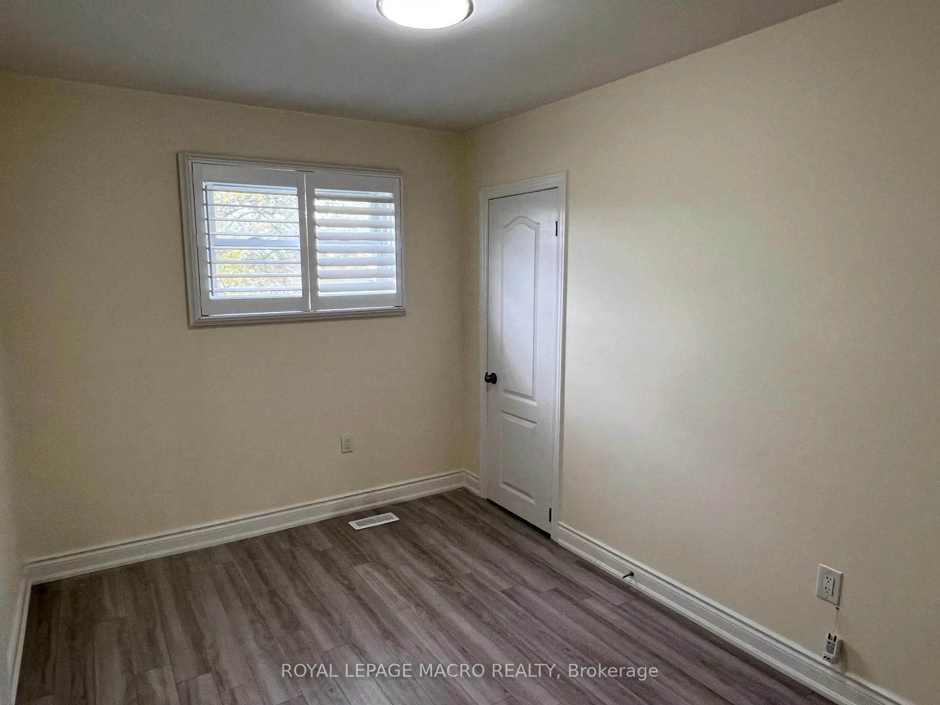 Photo 9 of 1032 Mud Street E, Hamilton, Rural Stoney Creek — HOMEH