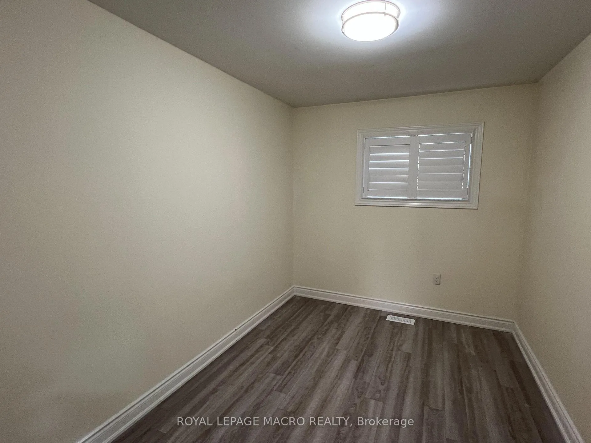 Photo 11 of 1032 Mud Street E, Hamilton, Rural Stoney Creek — HOMEH