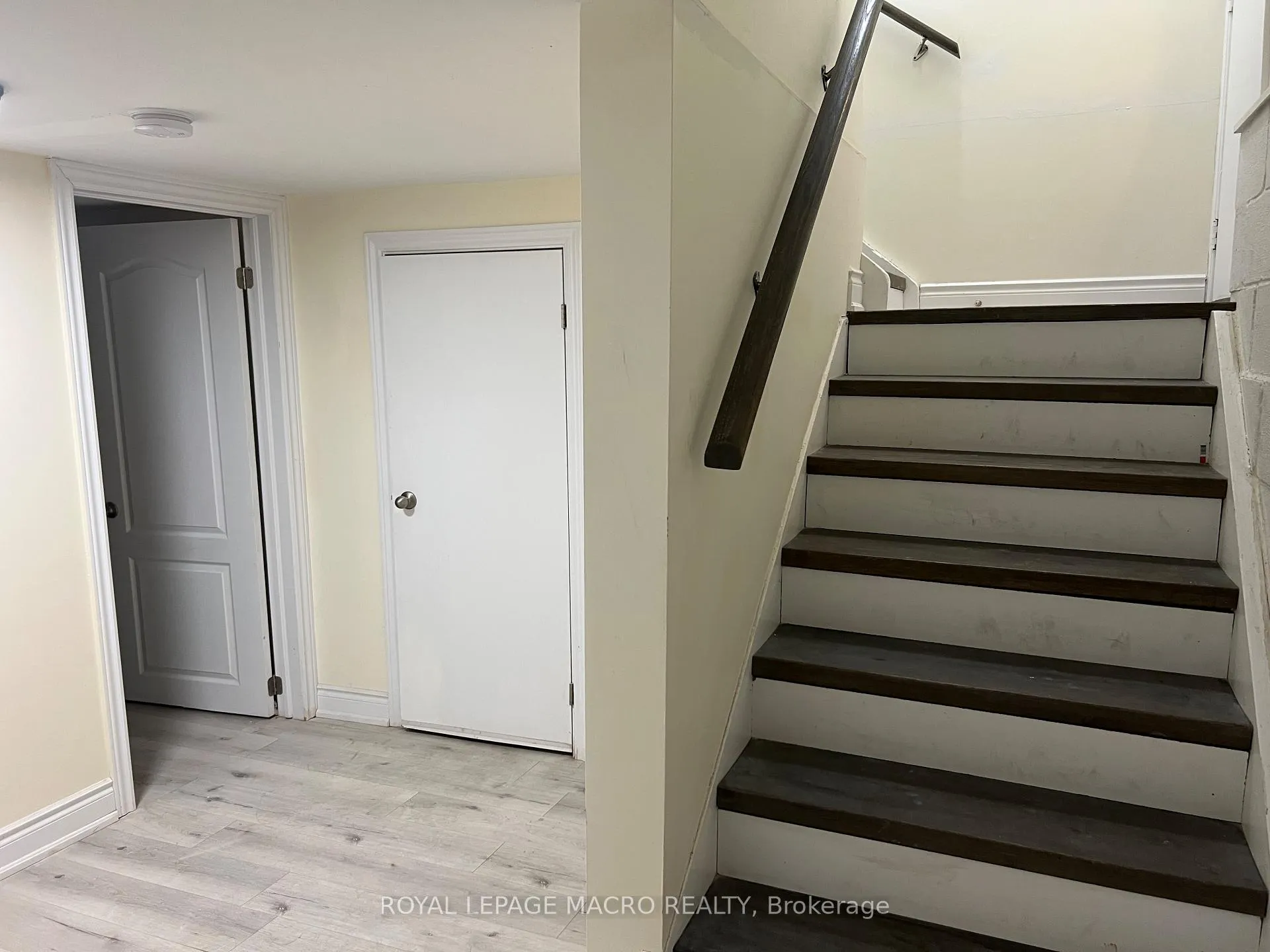 Photo 13 of 1032 Mud Street E, Hamilton, Rural Stoney Creek — HOMEH