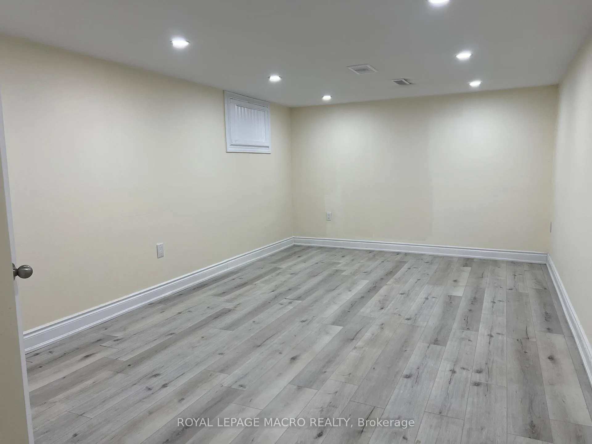 Photo 14 of 1032 Mud Street E, Hamilton, Rural Stoney Creek — HOMEH