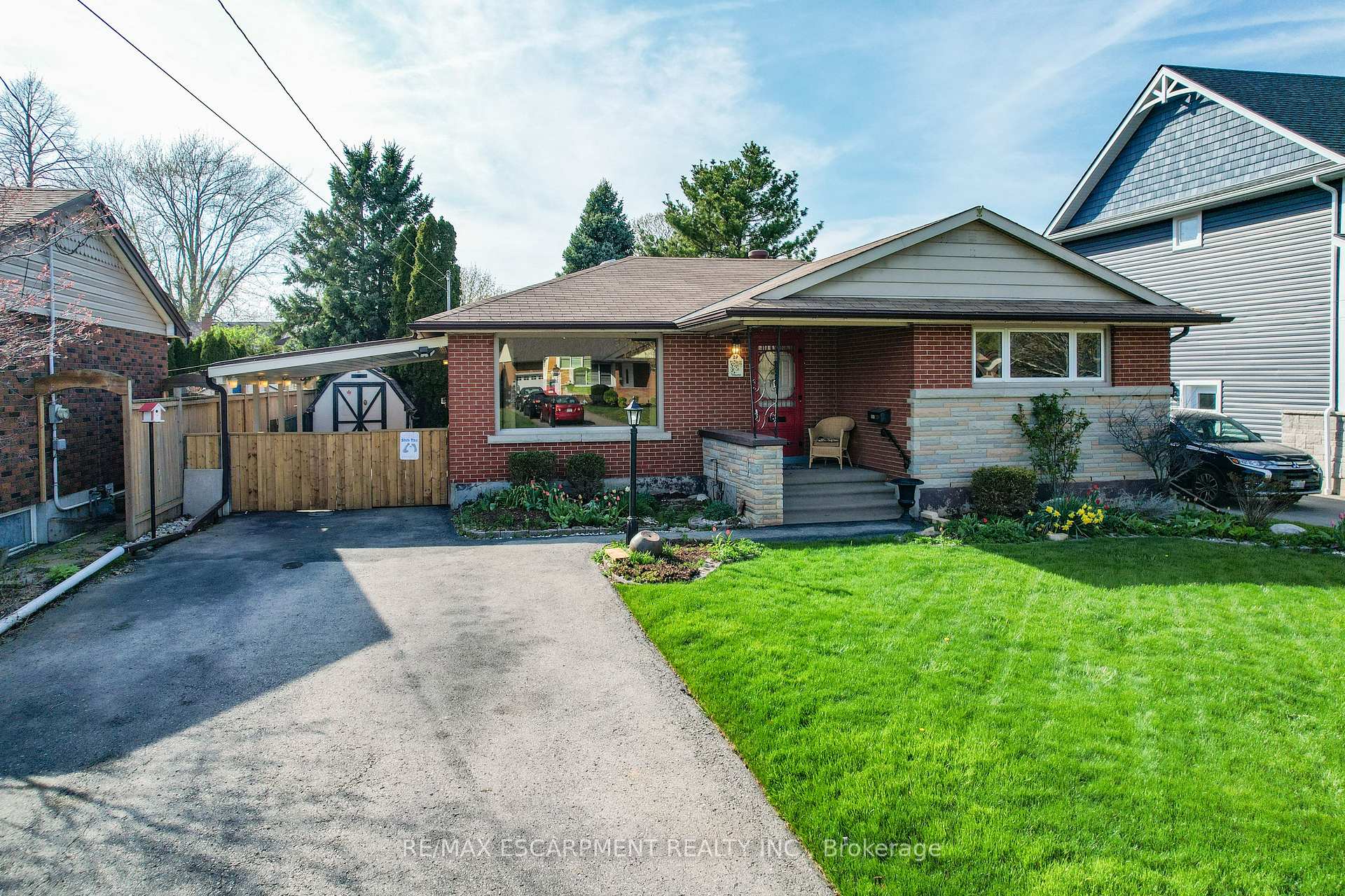 Photo 1 of 29 Old Orchard Avenue, Grimsby, Grimsby Beach — HOMEH