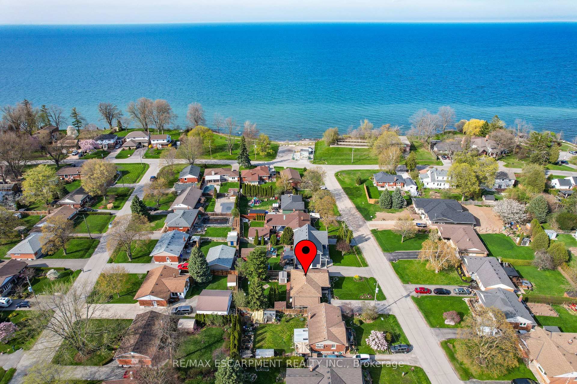 Photo 2 of 29 Old Orchard Avenue, Grimsby, Grimsby Beach — HOMEH