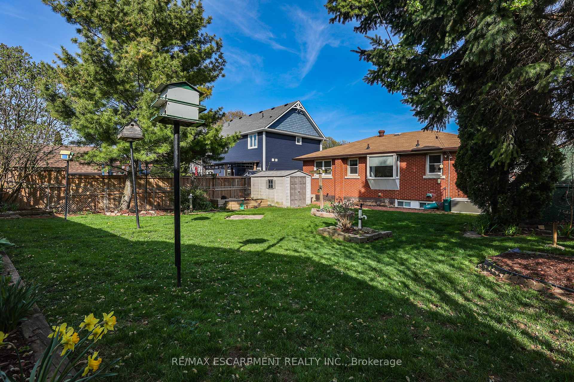 Photo 3 of 29 Old Orchard Avenue, Grimsby, Grimsby Beach — HOMEH