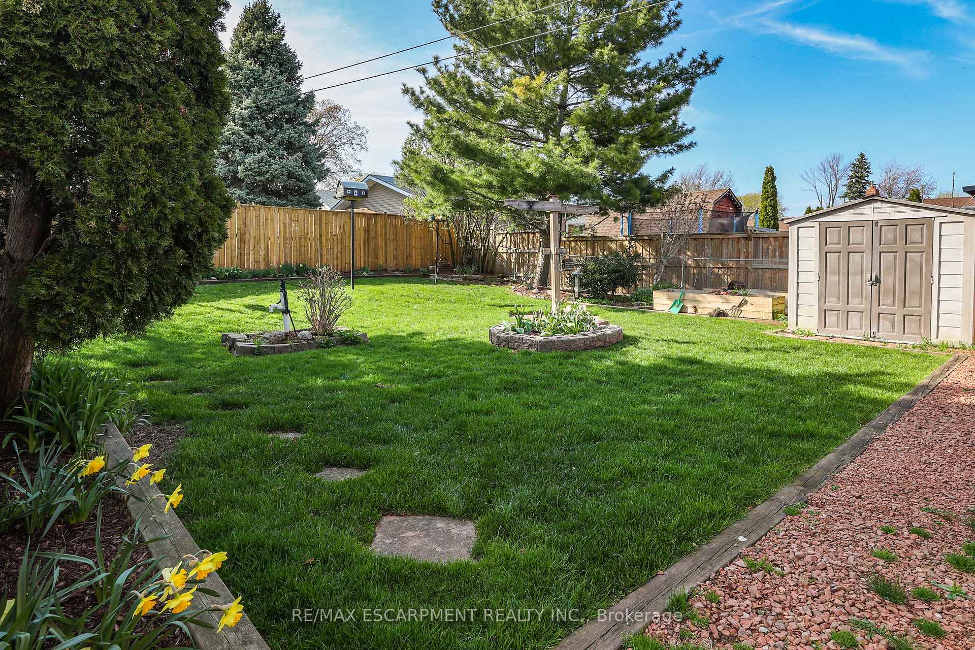 Photo 20 of 29 Old Orchard Avenue, Grimsby, Grimsby Beach — HOMEH