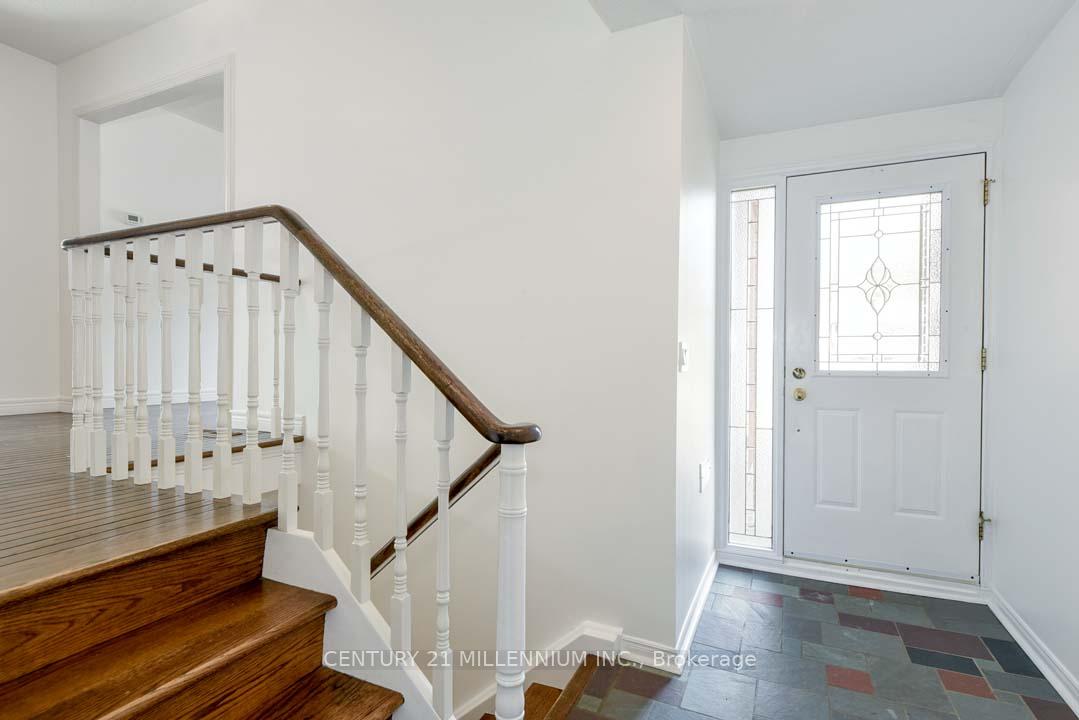 Photo 8 of 36 Hickman Street, Caledon, Bolton West — HOMEH