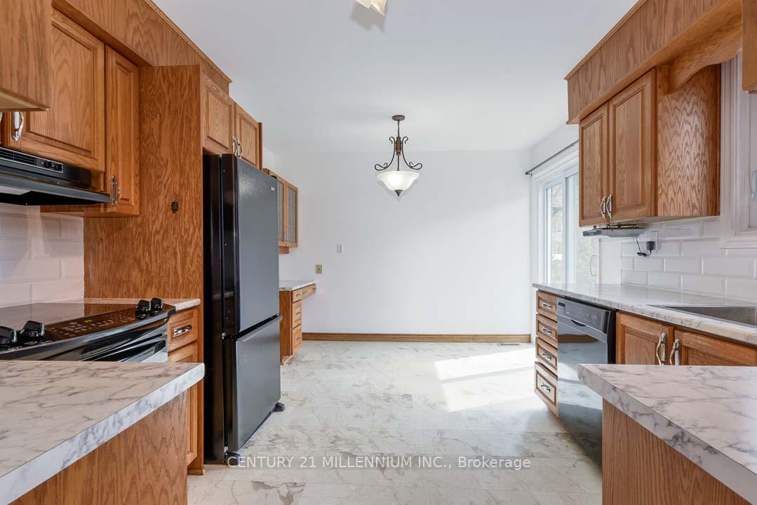 Photo 16 of 36 Hickman Street, Caledon, Bolton West — HOMEH
