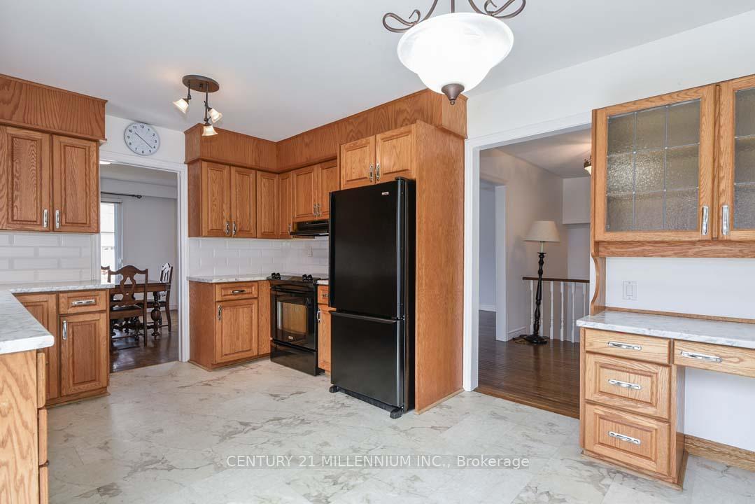 Photo 17 of 36 Hickman Street, Caledon, Bolton West — HOMEH