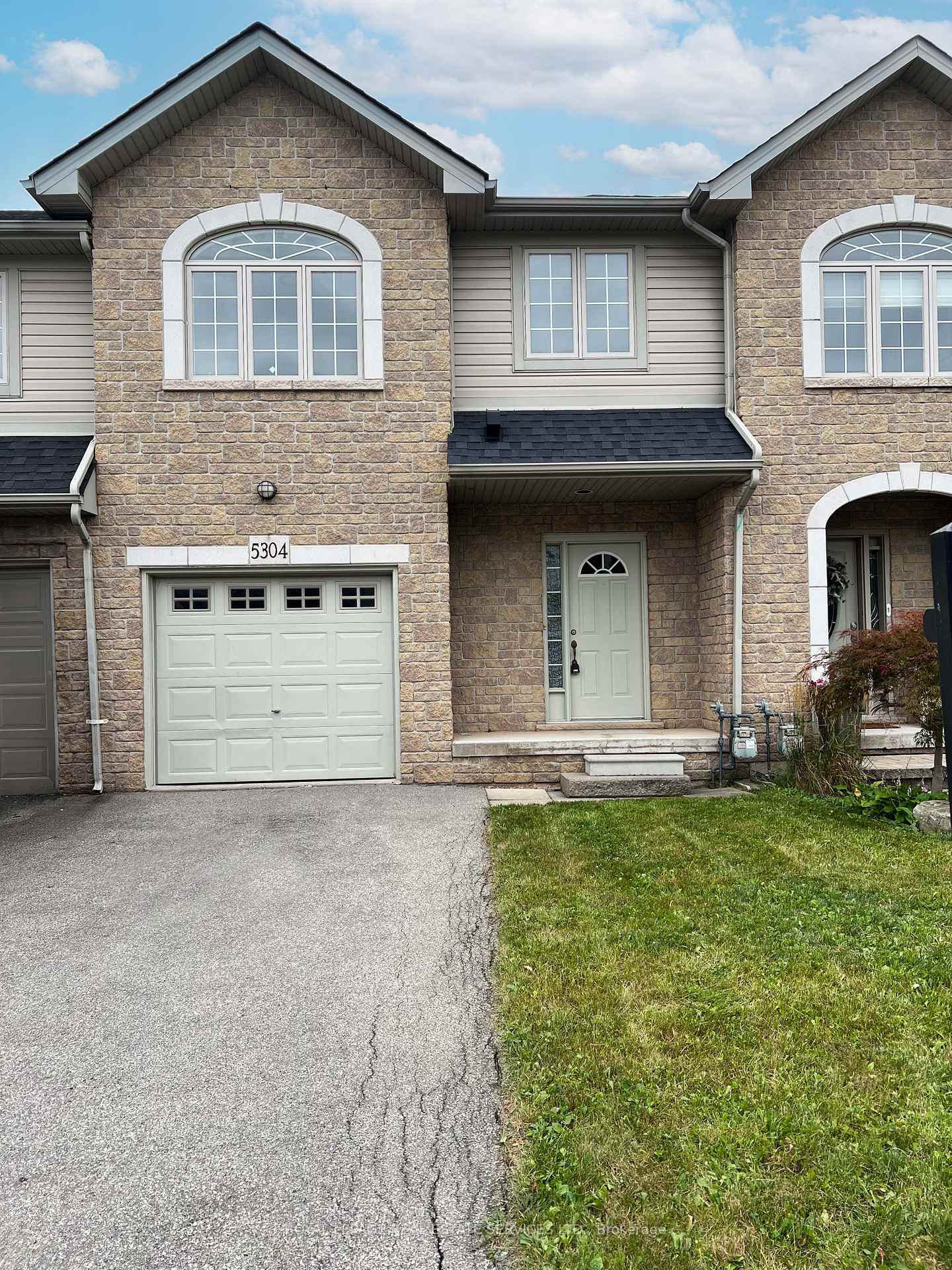 Photo 1 of 5304 Scotia Street, Burlington, Orchard — HOMEH